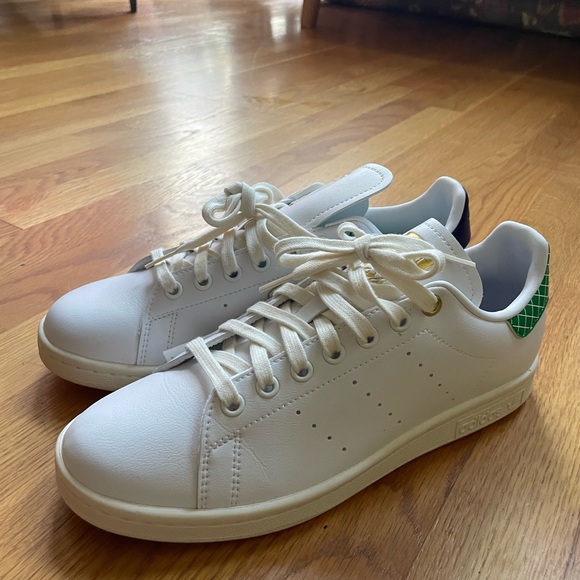 adidas Shoes - NWT Stan Smiths sneakers